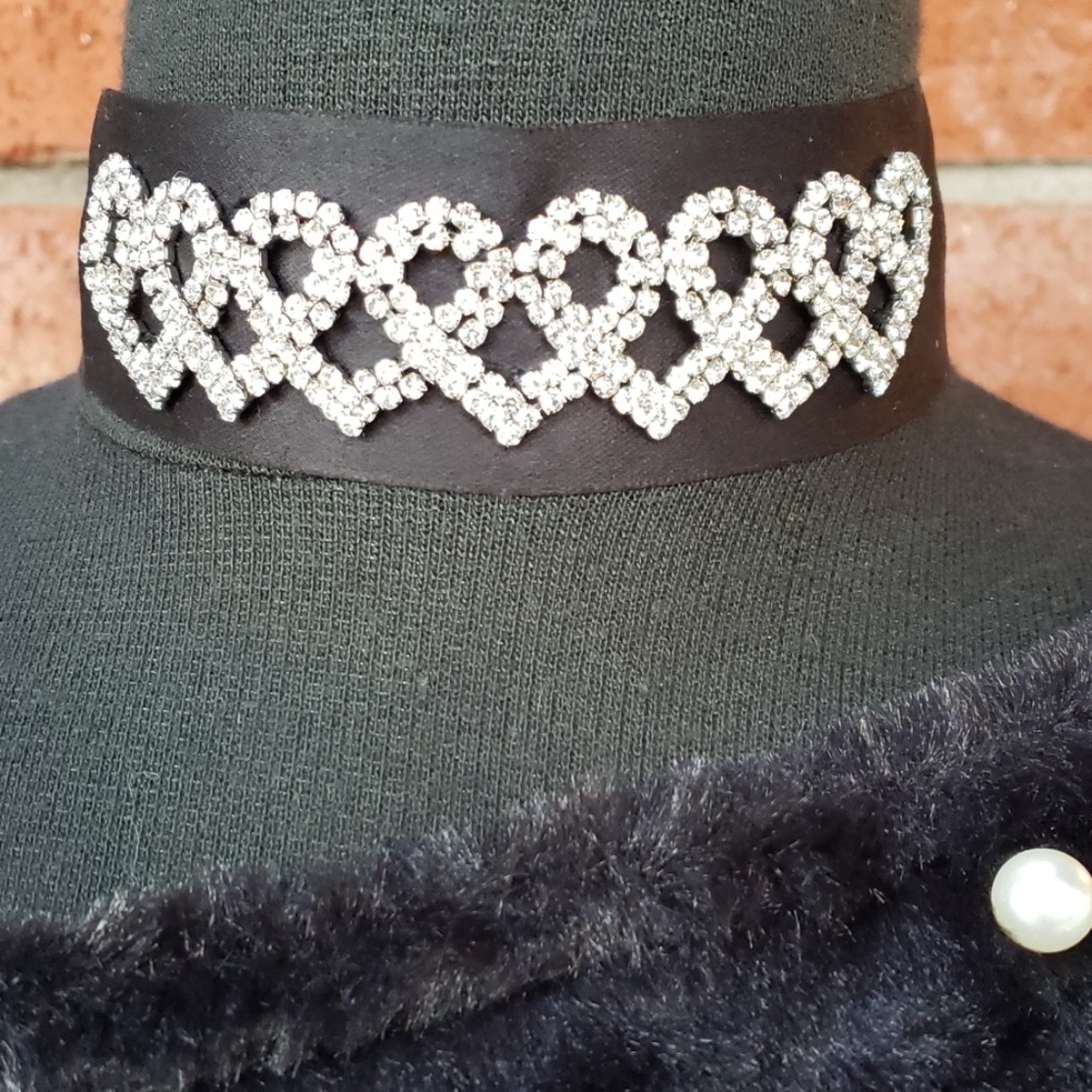 💎💖 Rhinestone Heart Choker